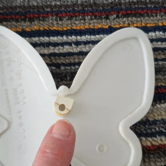 Vintage Wall Decor White Hobnail SET 5 Matching Burwood Baskets Mirror Butterfly - Picture 17 of 17